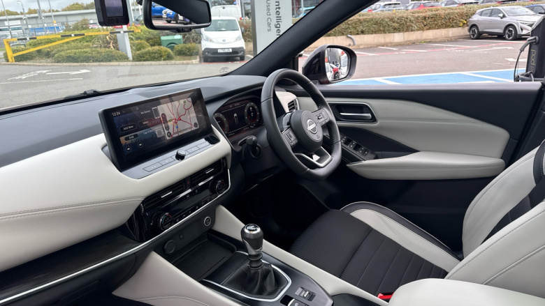 Nissan Qashqai 1.3 DiG-T MH Tekna 5dr Petrol Hatchback